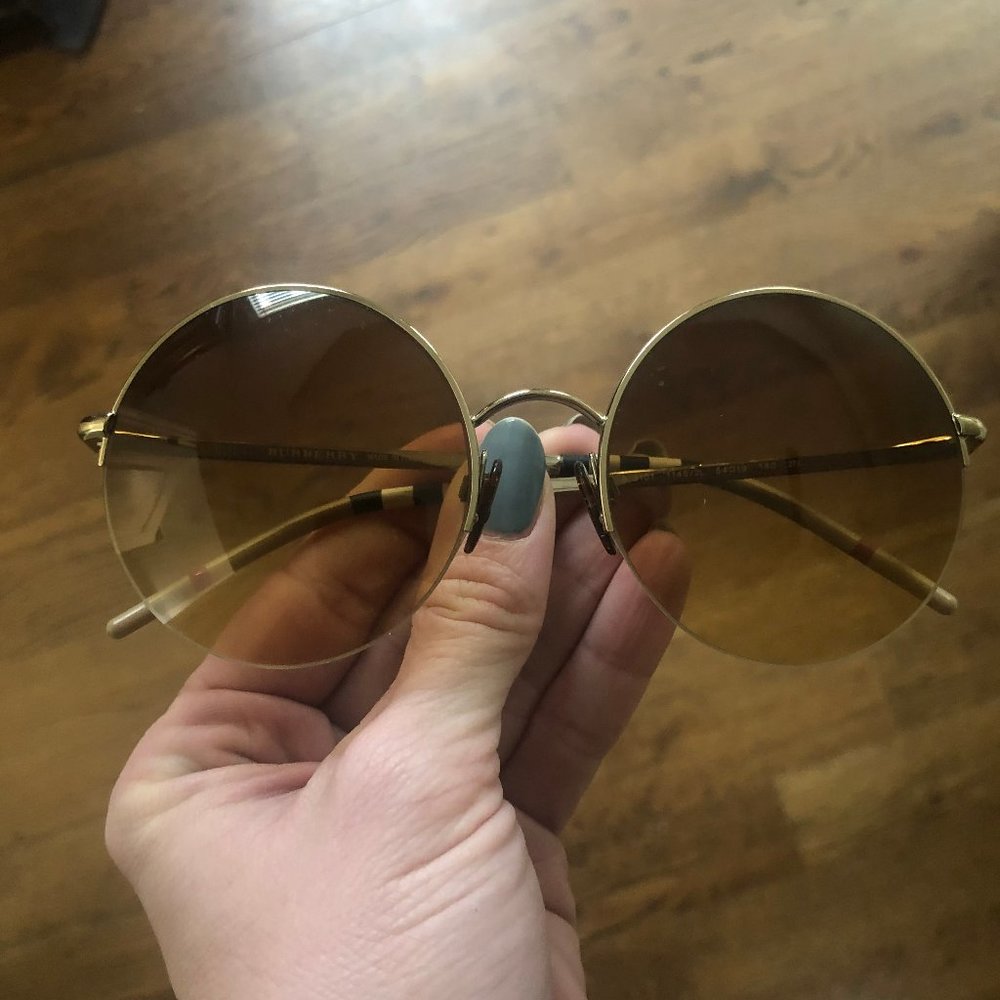 Burberry Round Sungasses